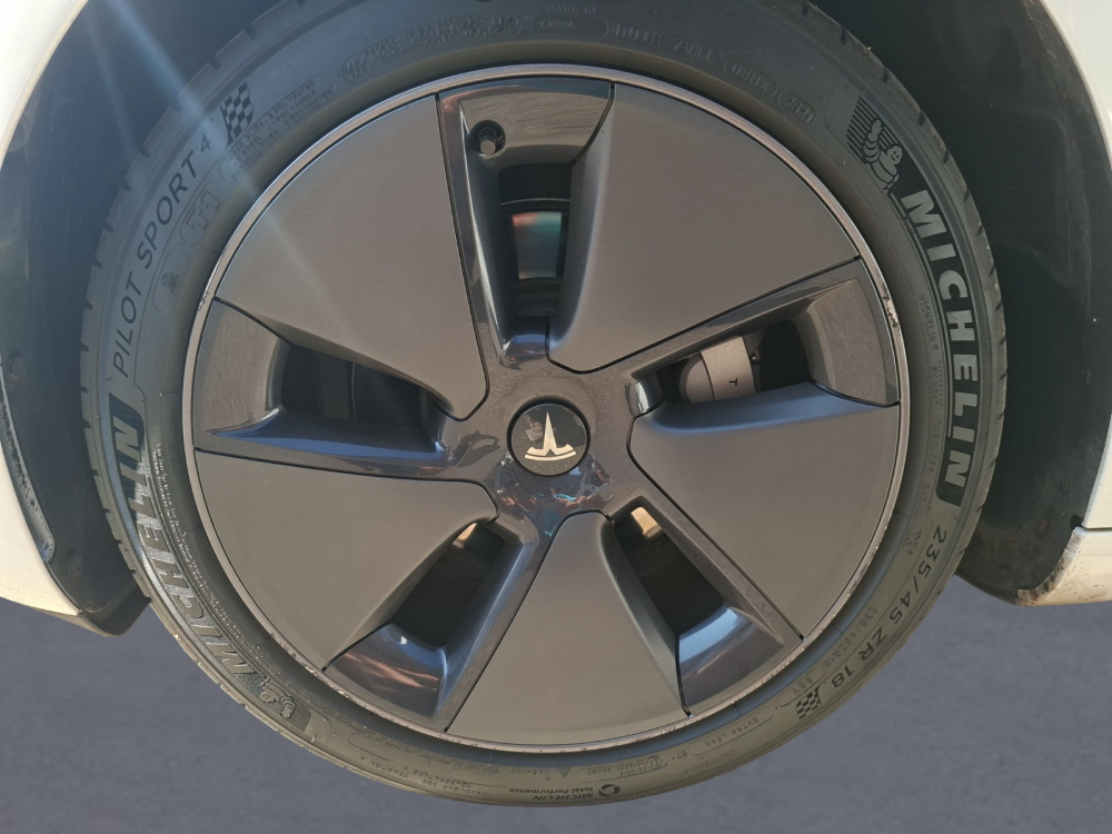 Tesla Model 3 Basis RWD foto 13