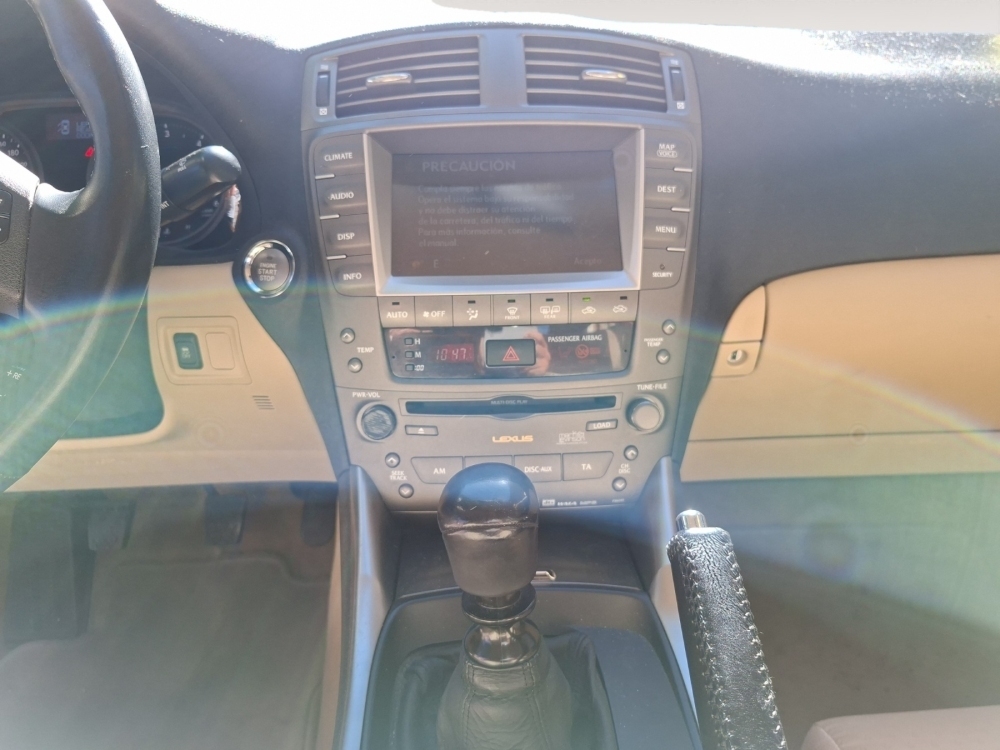 Lexus IS200 220d foto 12