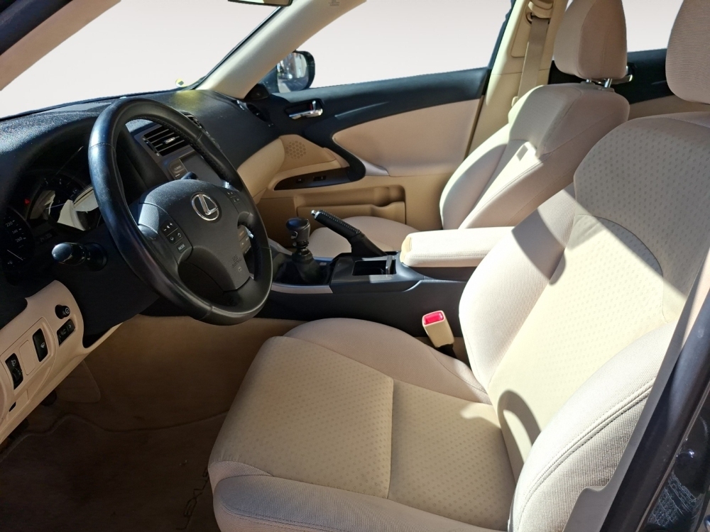 Lexus IS200 220d foto 10