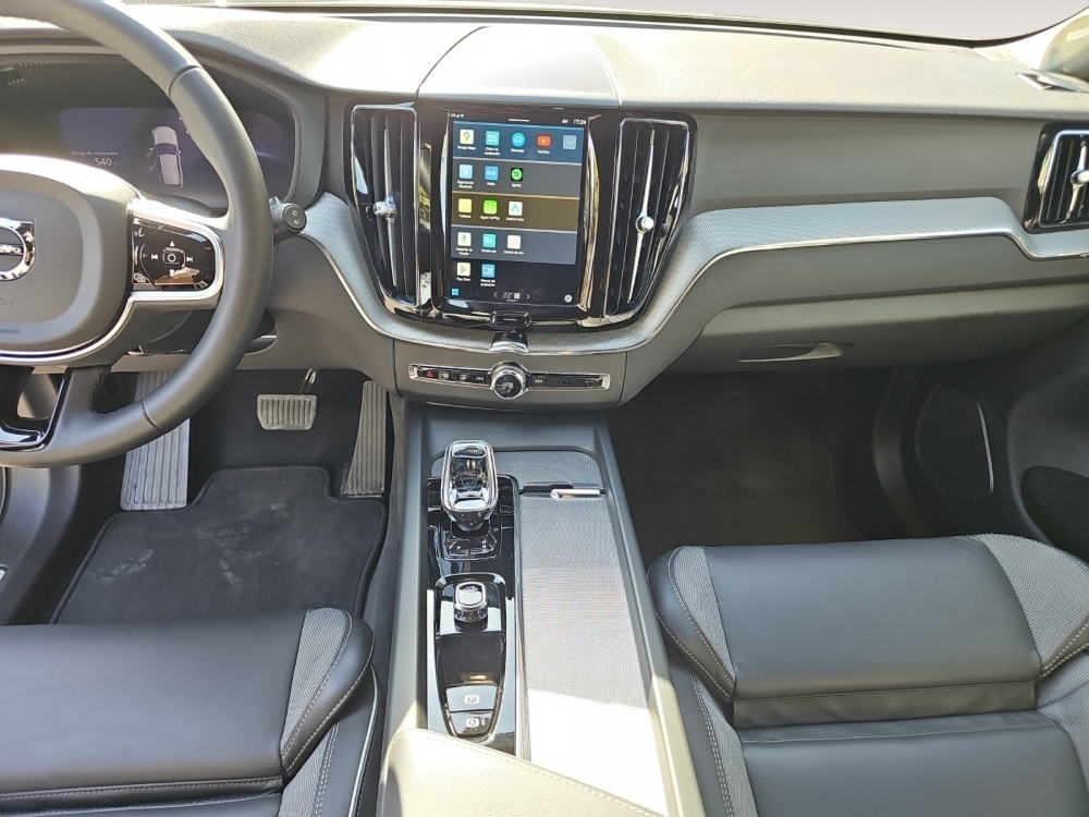 Volvo XC60 Plus Dark 2WD foto 12