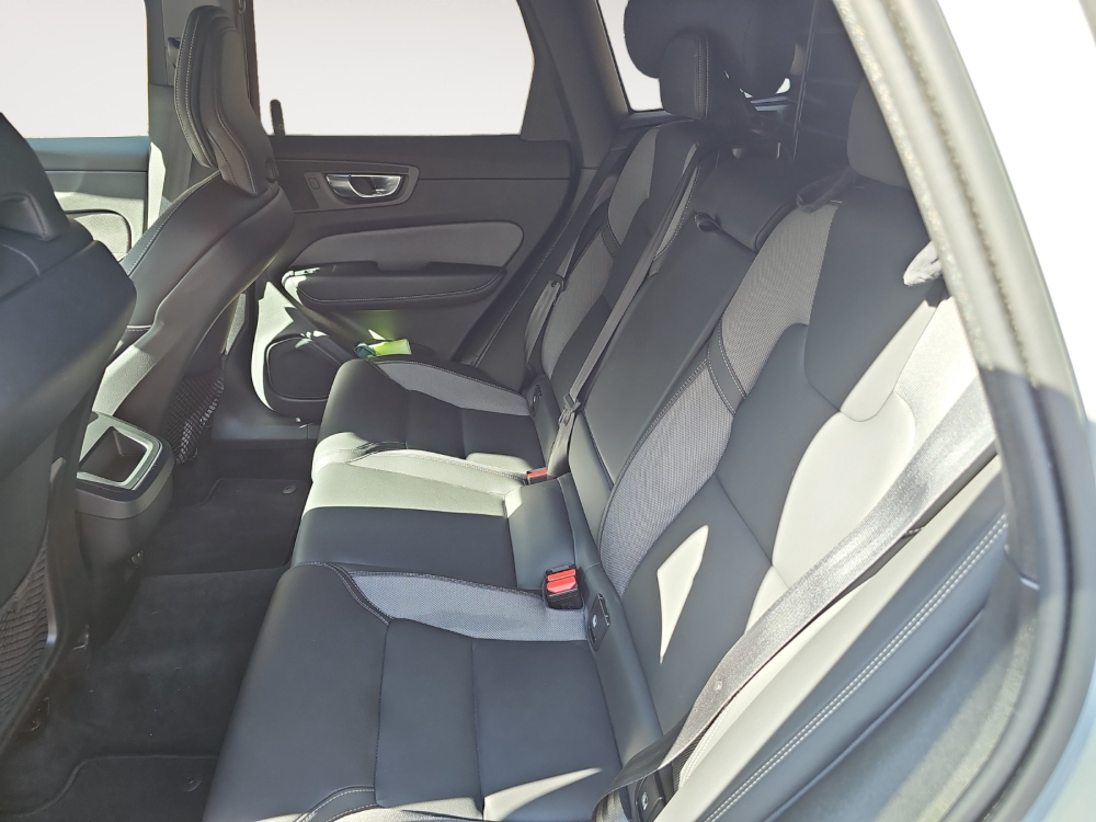 Volvo XC60 Plus Dark 2WD foto 14