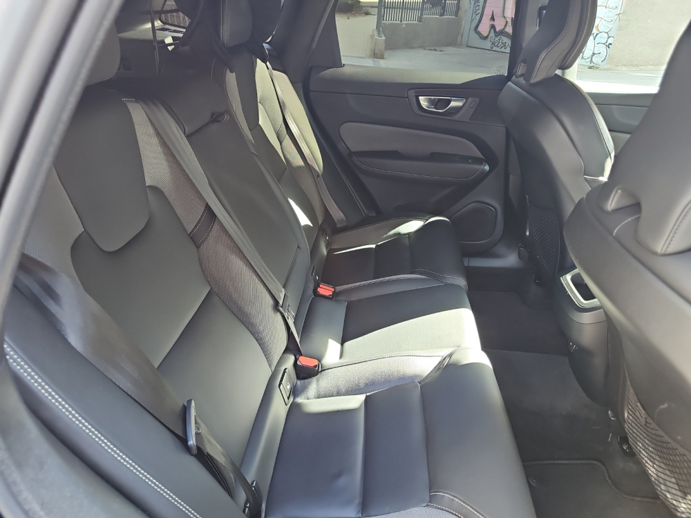 Volvo XC60 Plus Dark 2WD foto 17