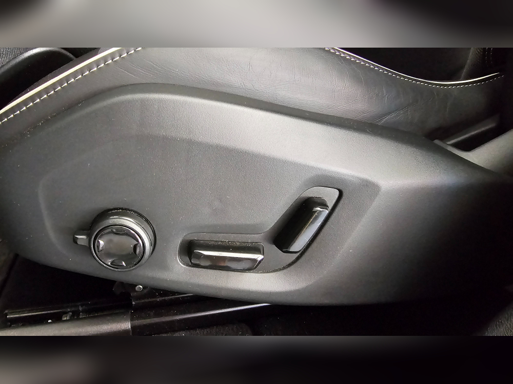 Volvo XC60 Plus Dark 2WD foto 24