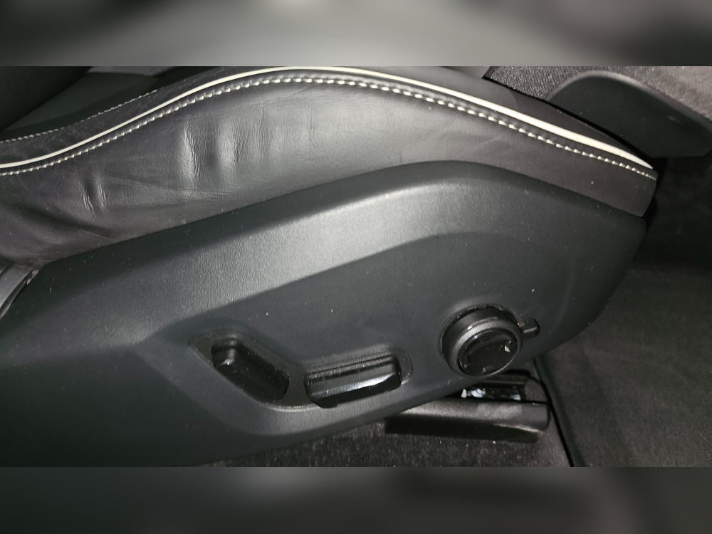 Volvo XC60 Plus Dark 2WD foto 26