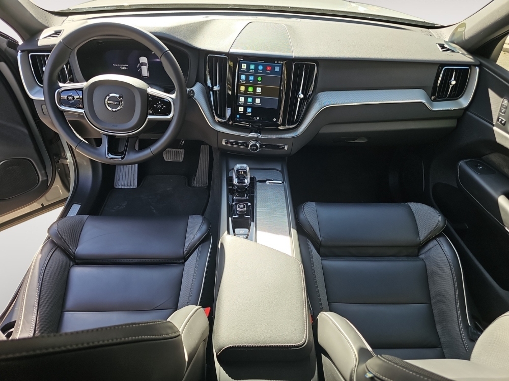 Volvo XC60 Plus Dark 2WD foto 11
