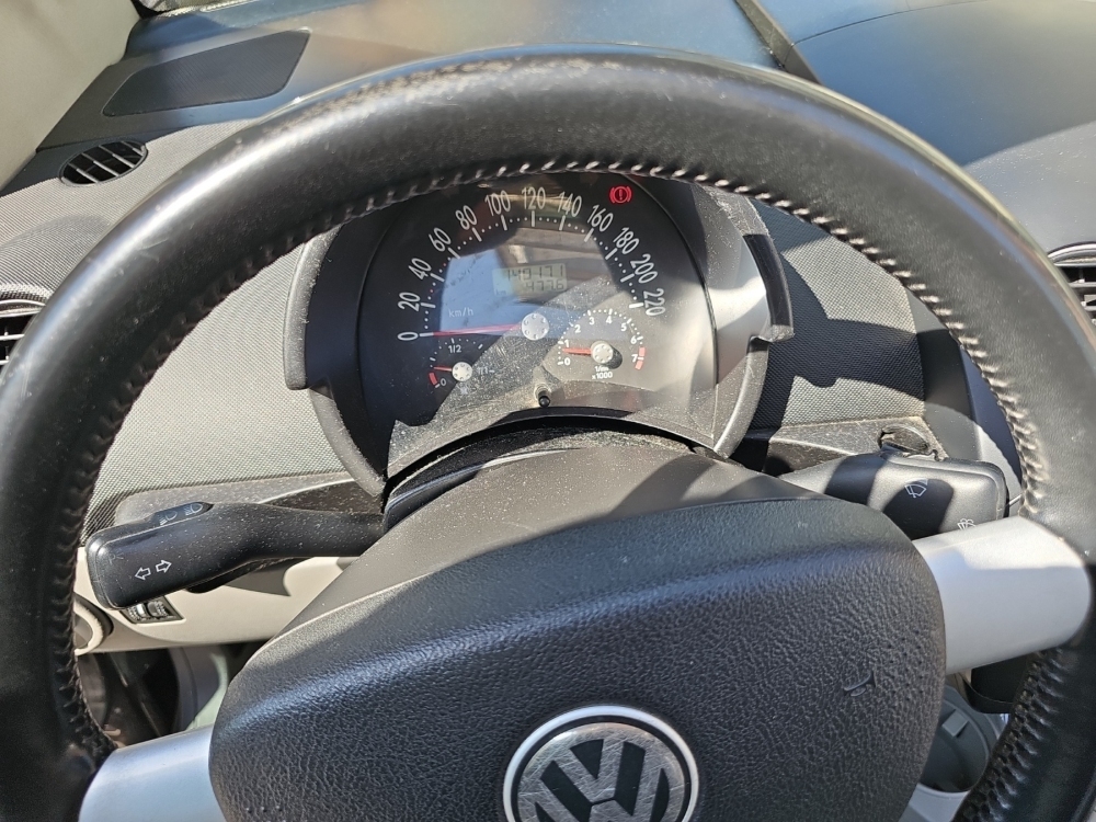 Volkswagen New Beetle 1.6 foto 17