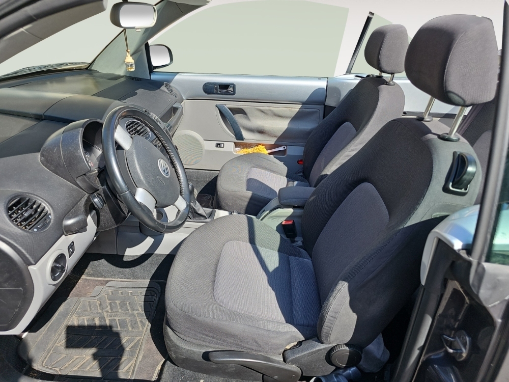 Volkswagen New Beetle 1.6 foto 10