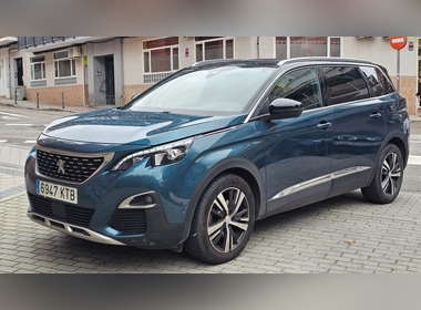 Peugeot - 5008