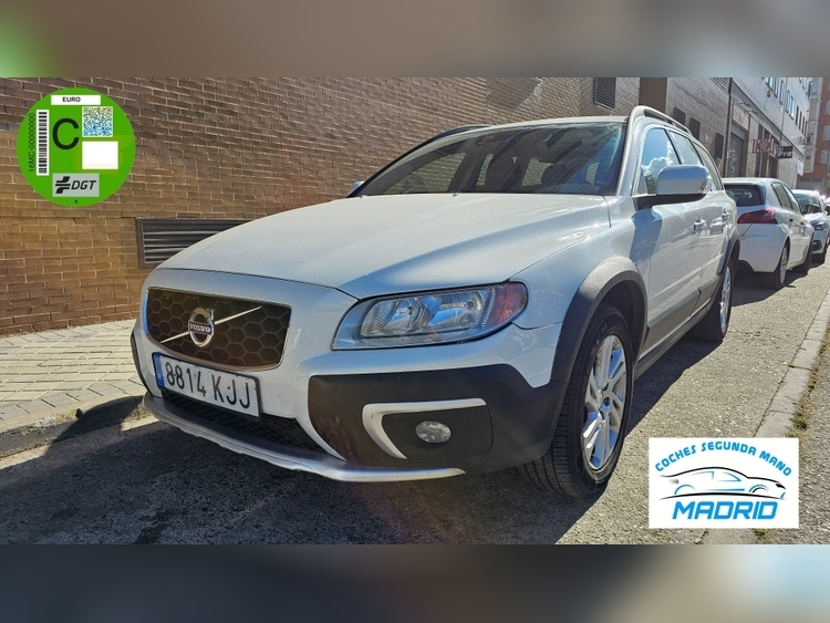 Volvo XC70 Momentum 2WD foto miniatura